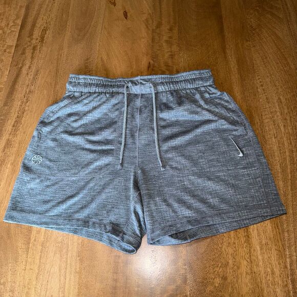 Nike Yoga Shorts Men’s Size Small Lightweight Sweat-Wicking - Picture 1 of 7